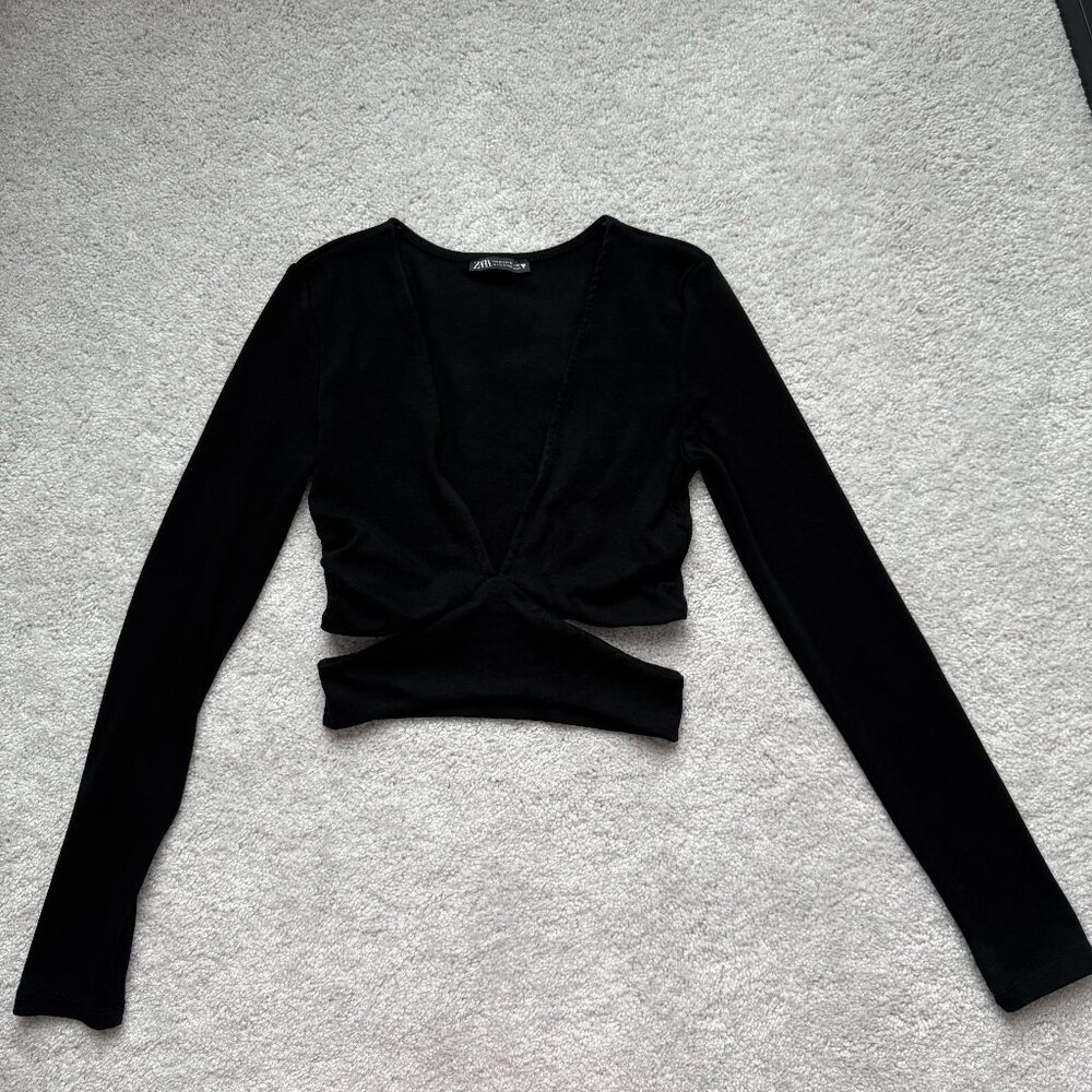 Zara Black Long-Sleeve Twist Front Crop Top